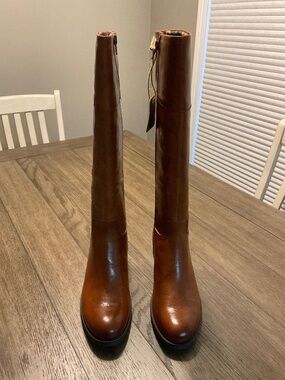 Born Crown Brandy Ladies Knee-High Cognac Brown Boots Size 9.5 - New with Tags